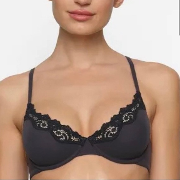 SKIMS Fits Everybody Lace Bra 32C - Picture 1 of 5